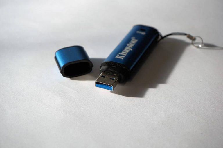 Créer une clé USB Bootable avec Power ISO